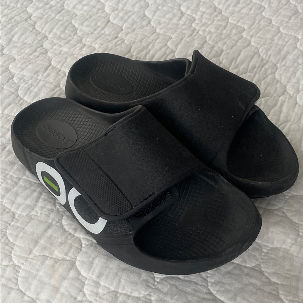 OOFOS Black Slide Sandals